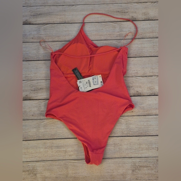 NWT Zara Sarah Coral One-Shoulder Swim One Piece Bathing Suit Size Medium - Picture 6 of 10